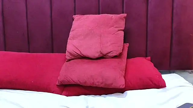 JeyJVazquez  online show from September 11, 2025, 1:44 pm