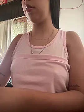 lulizoee online show from October 8, 2025, 5:46 pm