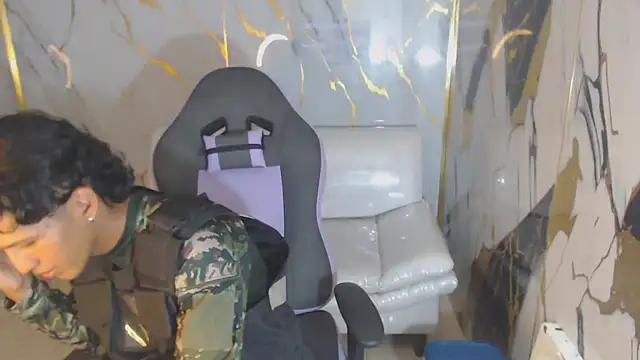 bull cam online show from October 13, 2025, 6:42 pm