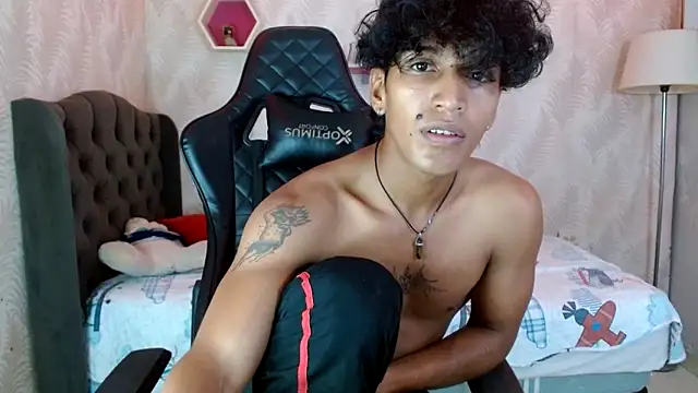 bull cam online show from October 30, 2025, 5:32 pm