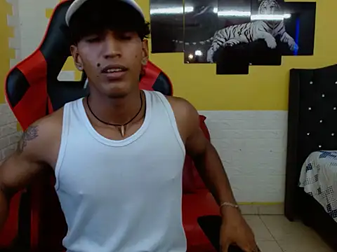 bull cam online show from September 15, 2025, 6:41 pm