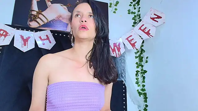 Snapshot of maraa_X chatting on October 26, 2025, 12:27 pm maraa X online show from October 26, 2025, 12:27 pm