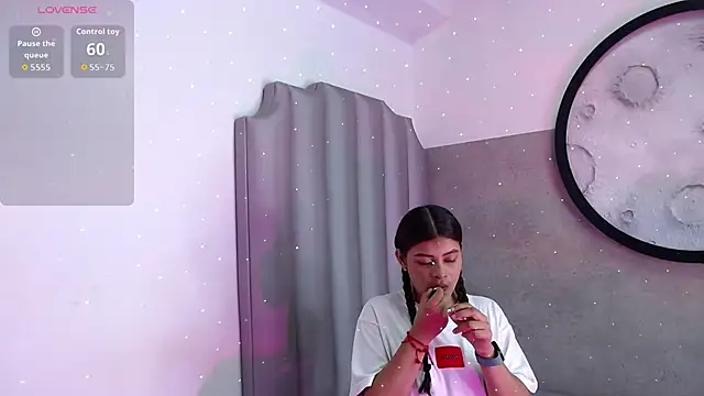 Snapshot of Miaa_Rosse chatting on December 5, 2025, 12:15 pm Miaa Rosse online show from December 5, 2025, 12:15 pm