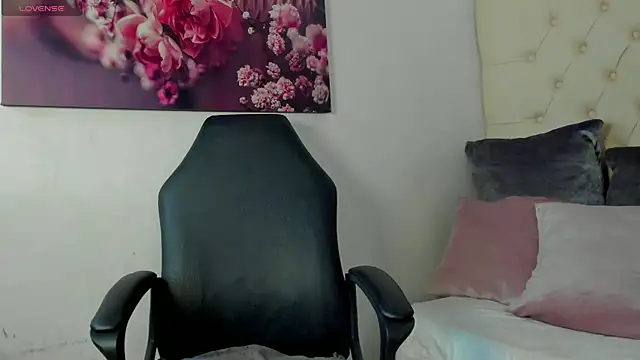 Snapshot of kate_lua chatting on September 23, 2025, 12:12 pm kate lua online show from September 23, 2025, 12:12 pm