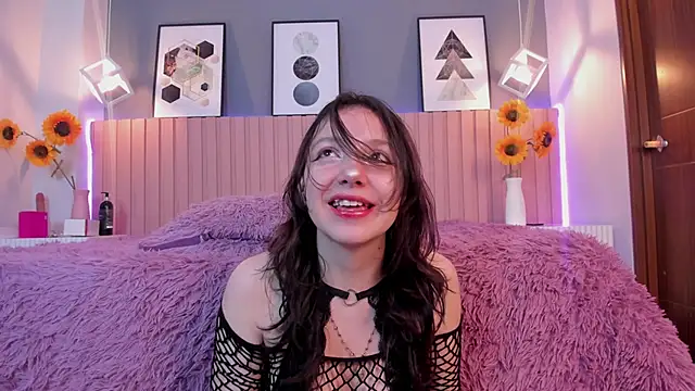 Nina Ford online show from March 25, 2026, 3:17 am