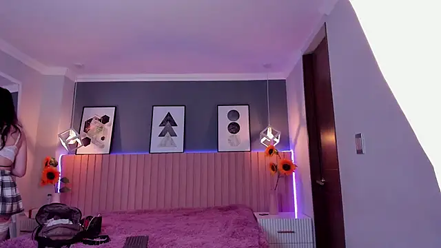 Nina Ford online show from October 30, 2025, 3:05 am