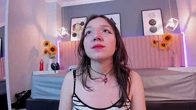 Nina Ford online show from April 11, 2026, 3:36 am