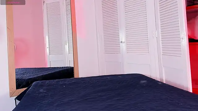 ALICESANDOVAL online show from April 19, 2026, 11:11 am