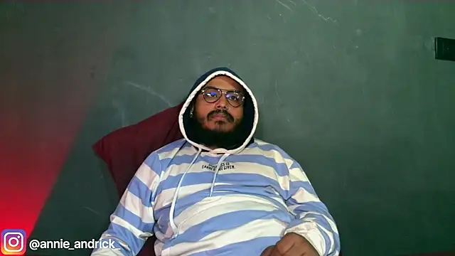 Snapshot of _leda_swan_ chatting on November 10, 2025, 1:05 pm leda swan online show from November 10, 2025, 1:05 pm