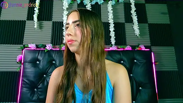  leda swan  online show from February 3, 2026, 1:27 pm