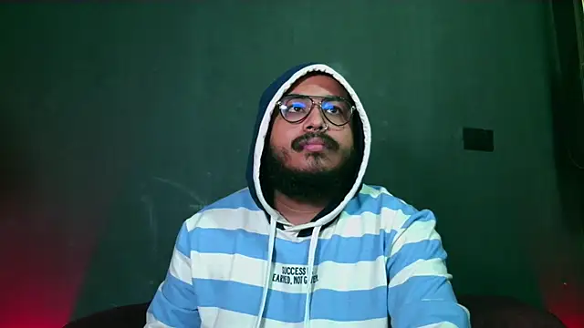 Snapshot of _leda_swan_ chatting on November 4, 2025, 1:37 pm leda swan online show from November 4, 2025, 1:37 pm