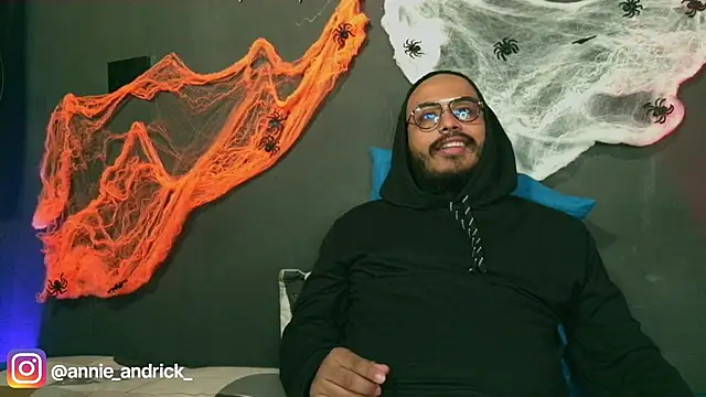 Snapshot of _leda_swan_ chatting on October 23, 2025, 2:05 pm leda swan online show from October 23, 2025, 2:05 pm