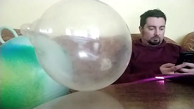 Snapshot of Joseph1Arnold chatting on November 12, 2025, 10:52 am Joseph1Arnold online show from November 12, 2025, 10:52 am