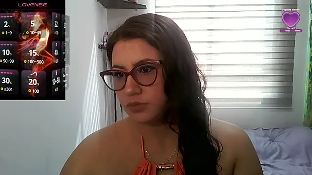Snapshot of Vesper_Vixen chatting on September 17, 2025, 1:35 pm Vesper Vixen online show from September 17, 2025, 1:35 pm