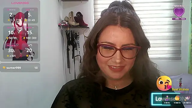 Snapshot of Vesper_Vixen chatting on October 4, 2025, 2:07 pm Vesper Vixen online show from October 4, 2025, 2:07 pm