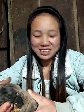 liu-liusexy online show from December 15, 2025, 2:01 pm