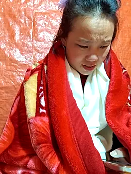 liu-liusexy online show from December 1, 2025, 3:24 pm