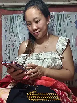 liu-liusexy online show from May 11, 2026, 4:04 pm