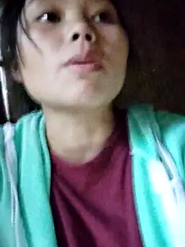 omiu-baby online show from November 18, 2025, 2:05 am