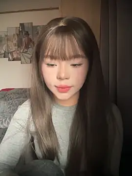 SarahBeii online show from December 4, 2025, 2:54 am