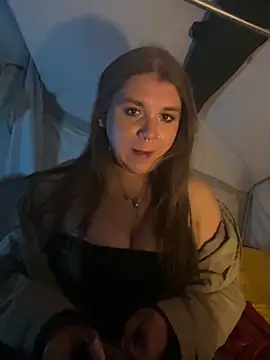 Snapshot of adventuresinsky chatting on November 9, 2025, 5:33 am adventuresinsky online show from November 9, 2025, 5:33 am