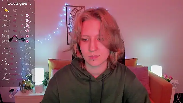 Snapshot of Hailey_Foxy chatting on October 5, 2025, 9:11 am Hailey Foxy online show from October 5, 2025, 9:11 am