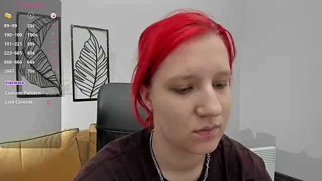 Snapshot of Hailey_Foxy chatting on April 8, 2026, 11:01 am Hailey Foxy online show from April 8, 2026, 11:01 am