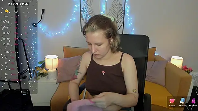 Snapshot of Hailey_Foxy chatting on September 22, 2025, 8:53 am Hailey Foxy online show from September 22, 2025, 8:53 am