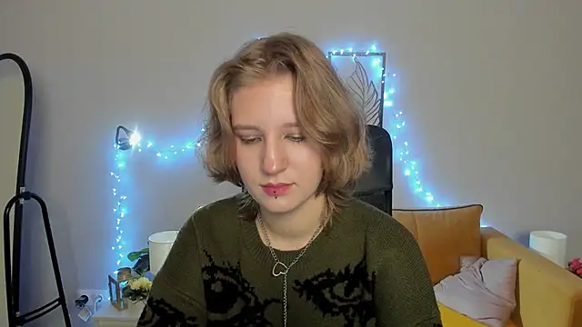 Snapshot of Hailey_Foxy chatting on October 1, 2025, 8:52 am Hailey Foxy online show from October 1, 2025, 8:52 am