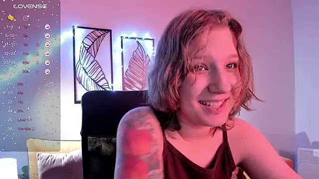 Snapshot of Hailey_Foxy chatting on November 2, 2025, 8:52 am Hailey Foxy online show from November 2, 2025, 8:52 am