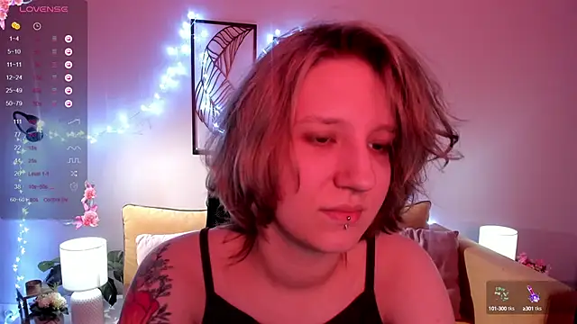 Snapshot of Hailey_Foxy chatting on October 16, 2025, 9:39 am Hailey Foxy online show from October 16, 2025, 9:39 am