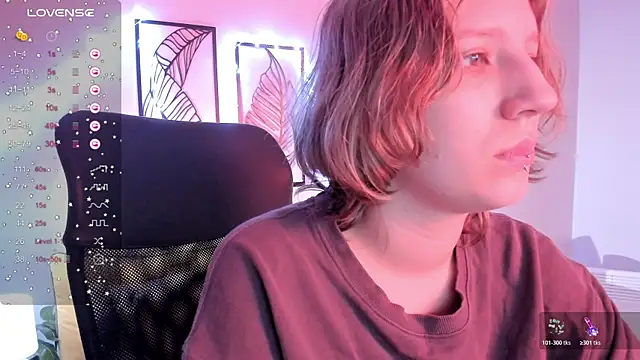 Snapshot of Hailey_Foxy chatting on November 3, 2025, 8:40 am Hailey Foxy online show from November 3, 2025, 8:40 am