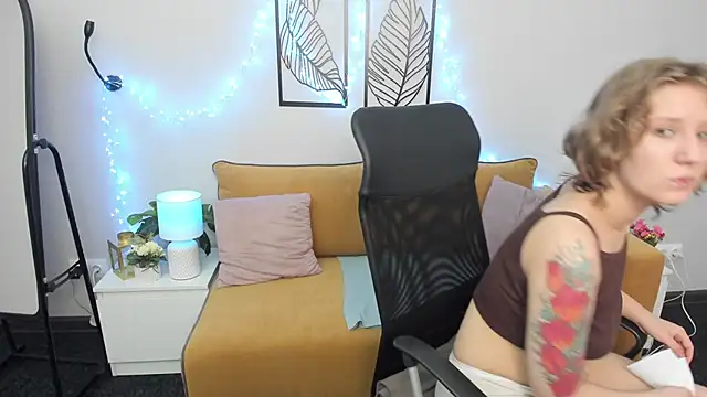 Snapshot of Hailey_Foxy chatting on September 12, 2025, 8:58 am Hailey Foxy online show from September 12, 2025, 8:58 am