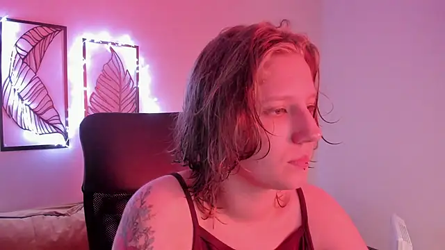 Snapshot of Hailey_Foxy chatting on November 16, 2025, 9:03 am Hailey Foxy online show from November 16, 2025, 9:03 am