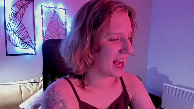 Snapshot of Hailey_Foxy chatting on November 15, 2025, 9:24 am Hailey Foxy online show from November 15, 2025, 9:24 am