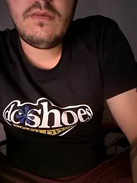 Snapshot of medinogang chatting on October 19, 2025, 9:39 pm medinogang online show from October 19, 2025, 9:39 pm