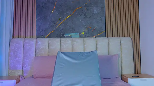 mia scot online show from February 15, 2026, 11:53 am