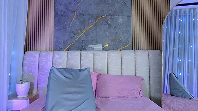 mia scot online show from April 18, 2026, 11:56 am