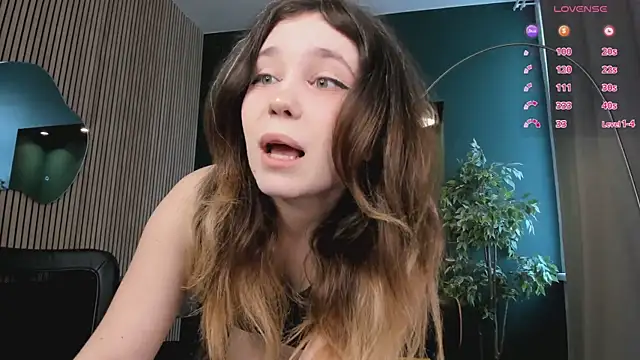Snapshot of Lina_Glow chatting on June 12, 2026, 6:55 am Lina Glow online show from June 12, 2026, 6:55 am