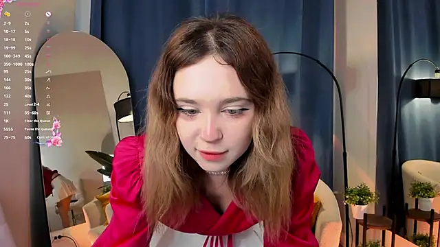 Lina Glow online show from September 12, 2025, 6:35 am