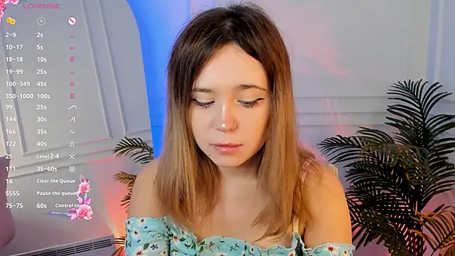 Lina Glow online show from September 24, 2025, 6:31 am