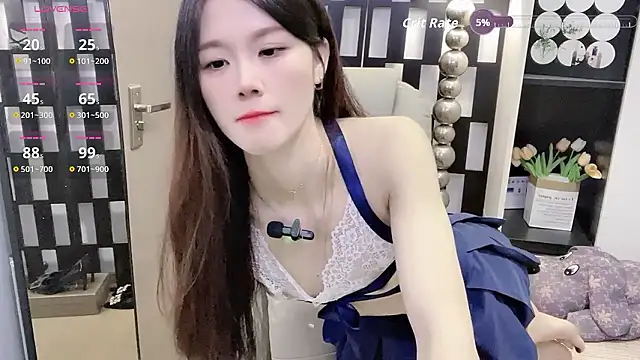 Yueyue-MM online show from January 9, 2026, 2:07 am