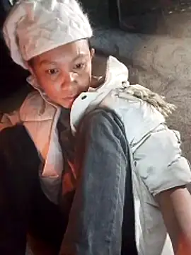 simi-lucy online show from November 20, 2025, 1:50 am