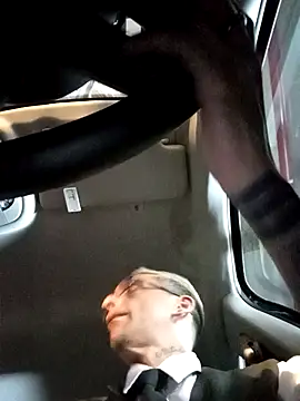 dinho carioca online show from April 7, 2026, 12:01 am