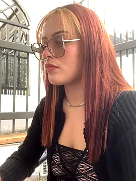 Laila Pink online show from October 28, 2025, 4:17 pm