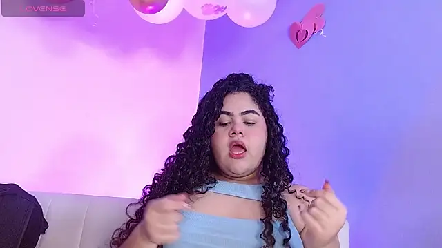 Snapshot of lourdes_moon22 chatting on December 4, 2025, 12:26 pm lourdes moon22 online show from December 4, 2025, 12:26 pm