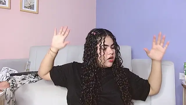 Snapshot of lourdes_moon22 chatting on September 12, 2025, 12:38 pm lourdes moon22 online show from September 12, 2025, 12:38 pm