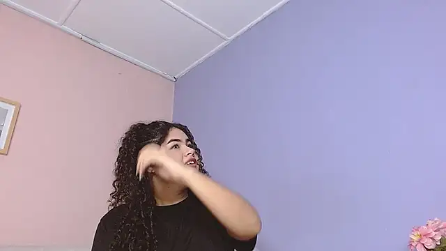 Snapshot of lourdes_moon22 chatting on September 11, 2025, 11:54 am lourdes moon22 online show from September 11, 2025, 11:54 am