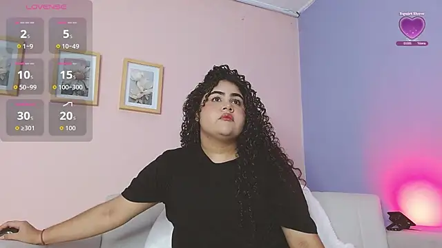 Snapshot of lourdes_moon22 chatting on October 6, 2025, 1:34 pm lourdes moon22 online show from October 6, 2025, 1:34 pm