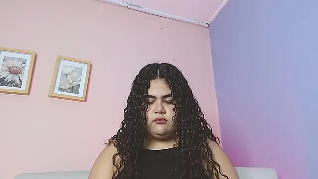 Snapshot of lourdes_moon22 chatting on September 24, 2025, 12:44 pm lourdes moon22 online show from September 24, 2025, 12:44 pm